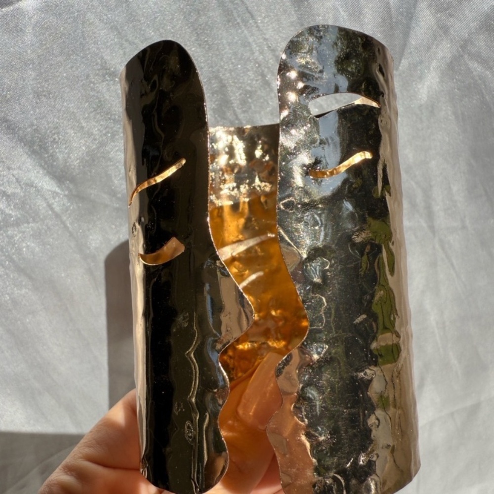 Face gold color cuff Bracelet - Picture 6 of 9